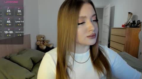 Snapshot of ju_lii chatting on 02.11.25 Julia and Julia online show from 02.11.25