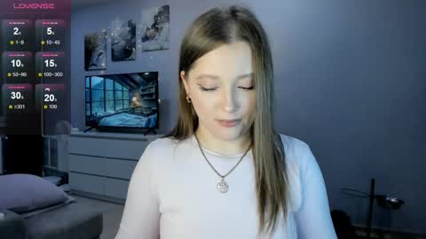 Snapshot of ju_lii chatting on 10.11.25 Julia and Julia online show from 10.11.25