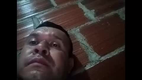 Snapshot of juan370490 chatting on 12.25.24 juan370490 online show from 12.25.24