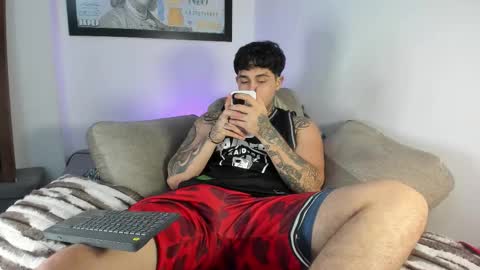 juan_alvarez18 online show from 09.19.25