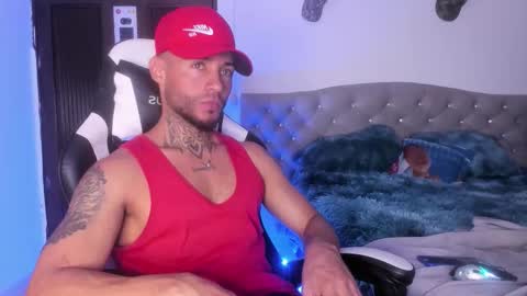 Snapshot of juan_bruce chatting on 11.14.25 juan online show from 11.14.25