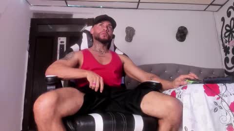 Snapshot of juan_bruce chatting on 12.13.25 juan online show from 12.13.25