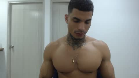 juan_gomez_1 online show from 01.14.25