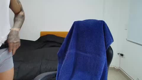 juan_gomez_1 online show from 11.18.25