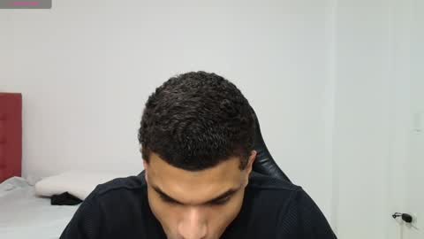 juan_gomez_1 online show from 04.30.26