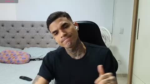 juan_gomez_1 online show from 06.19.26