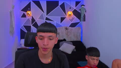 Snapshot of juan_nd_steven chatting on 10.28.25 JuanSteven online show from 10.28.25