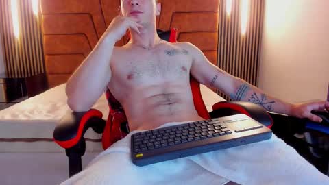 Snapshot of juan_prior chatting on 11.20.25 JUAN online show from 11.20.25