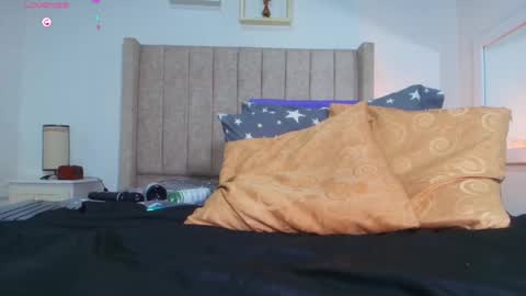 Snapshot of juana_240 chatting on 02.14.25 Lau follow online show from 02.14.25