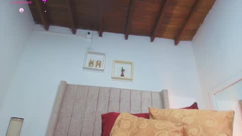 Snapshot of juana_240 chatting on 02.18.25 Lau follow online show from 02.18.25