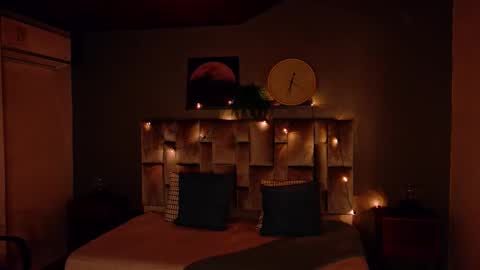 J U A N A  online show from 11.25.25