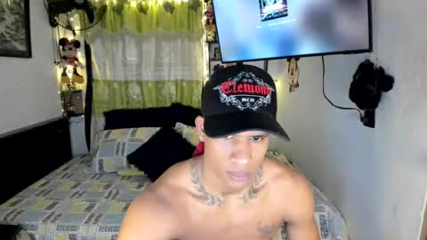 Snapshot of juanbigcock21cm chatting on 07.01.26 juan jose online show from 07.01.26