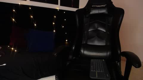 juancamilo66_ online show from 02.04.25