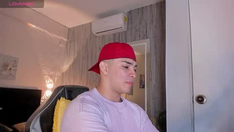 Snapshot of juandiamonds chatting on 01.12.26 Juan David online show from 01.12.26