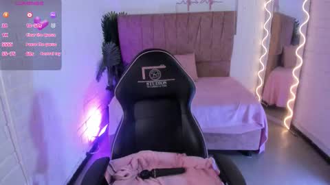 JUANITA online show from 11.23.25