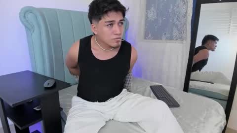 Snapshot of juanmechanic chatting on 11.21.25 JUAN online show from 11.21.25