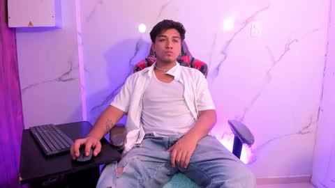 Snapshot of juanmechanic chatting on 12.16.25 JUAN online show from 12.16.25