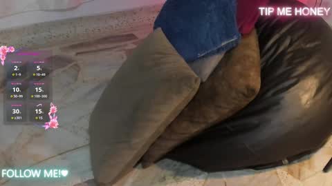 Juan Miguel online show from 02.12.25