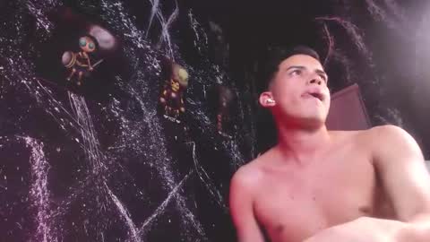 Snapshot of juansixx_ chatting on 11.05.25 Juan online show from 11.05.25