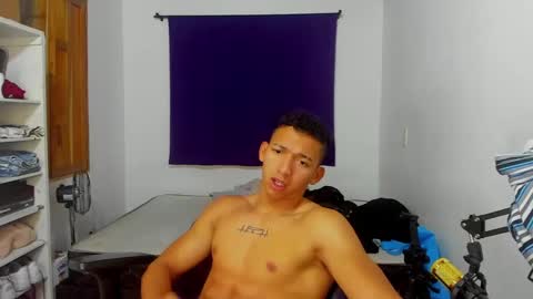 Snapshot of juansw66 chatting on 10.04.25 juansw66 online show from 10.04.25