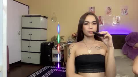Snapshot of judiella chatting on 01.06.25 EloiseMoree online show from 01.06.25