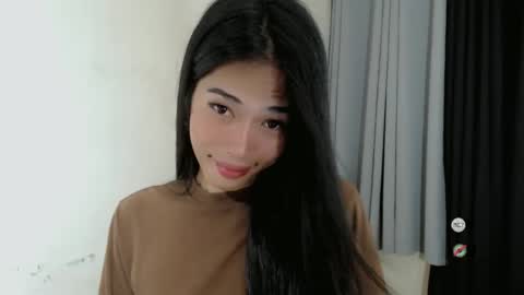 Snapshot of judy_fuckdoll chatting on 01.05.25 JUDY online show from 01.05.25