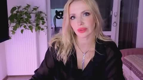 Goddess Julia online show from 09.13.25
