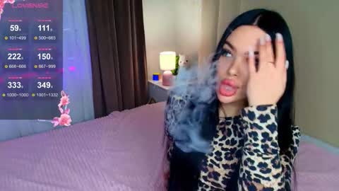 Snapshot of juice_lips chatting on 12.17.25 juice_lips online show from 12.17.25