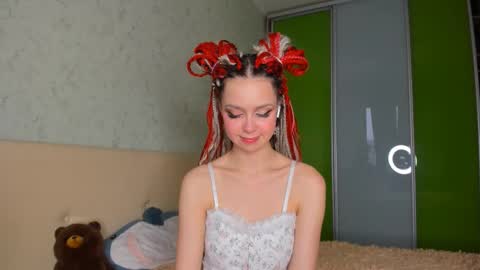 Snapshot of juicecute chatting on 10.22.25 Sally online show from 10.22.25