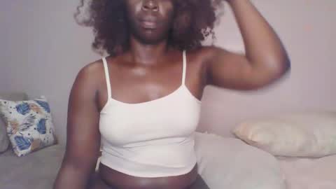 Snapshot of juicy_assgamma chatting on 09.22.25 juicyass online show from 09.22.25