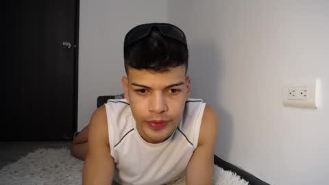 Snapshot of juicy_boy22 chatting on 12.29.24 Miguel online show from 12.29.24