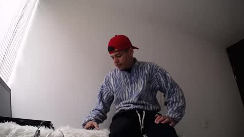 Snapshot of juicy_boy22 chatting on 01.05.25 Miguel online show from 01.05.25
