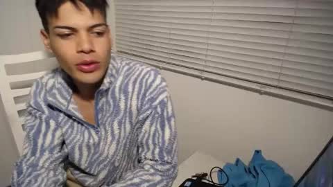 Snapshot of juicy_boy22 chatting on 01.22.25 Miguel online show from 01.22.25