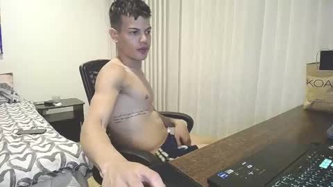 Snapshot of juicy_boy22 chatting on 02.07.25 Miguel online show from 02.07.25
