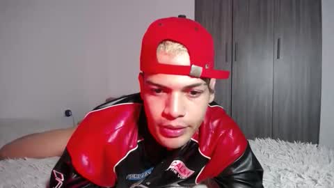 Snapshot of juicy_boy22 chatting on 10.21.25 Miguel online show from 10.21.25
