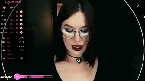 Snapshot of juicy_burrito chatting on 11.10.25 Bella online show from 11.10.25