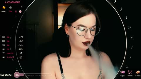 Snapshot of juicy_burrito chatting on 11.11.25 Bella online show from 11.11.25