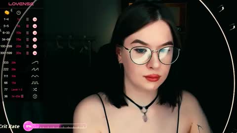 Snapshot of juicy_burrito chatting on 11.16.25 Bella online show from 11.16.25