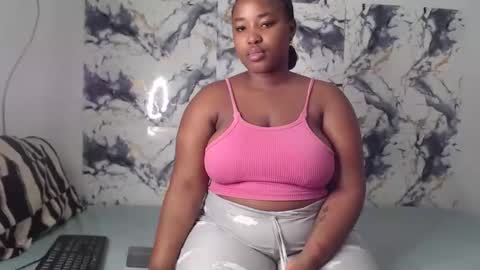 Snapshot of juicyjasminx chatting on 05.08.26 juicyjasminx online show from 05.08.26