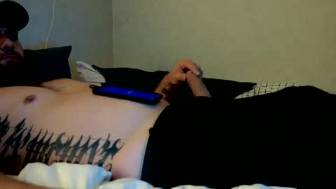 Snapshot of juicylaurexxx chatting on 09.16.25 JuicyLaureXXX online show from 09.16.25