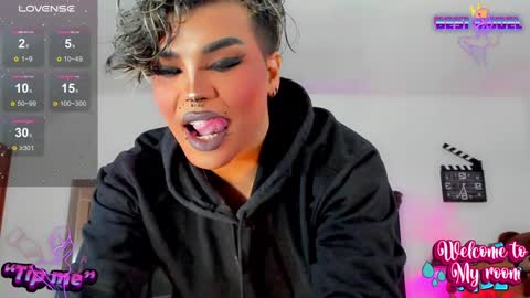 Jujubee online show from 12.22.24