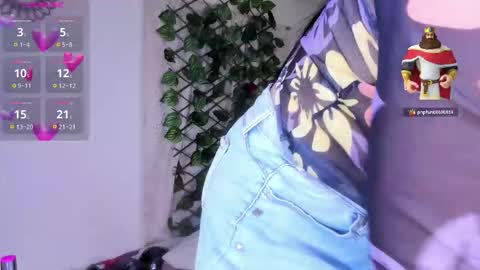 Juli online show from 10.23.25