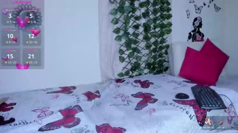 Juli online show from 11.17.25