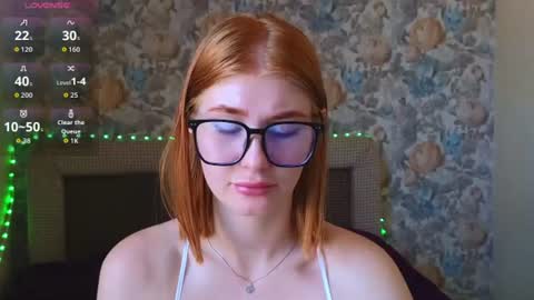 Snapshot of juli_ginger chatting on 07.16.26 Julia online show from 07.16.26