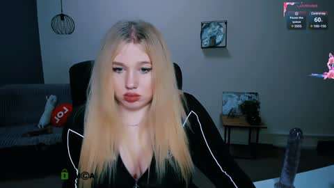 juli kisss online show from 01.19.25