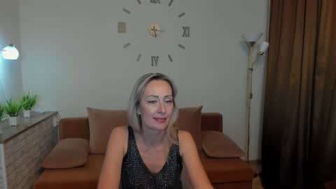 julia__cherry_ online show from 02.01.25