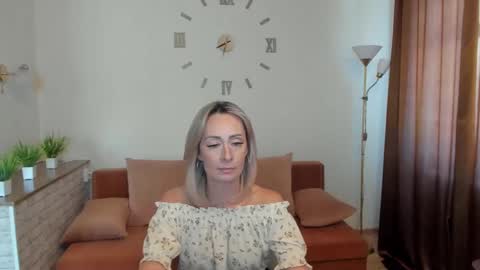 julia__cherry_ online show from 02.09.25