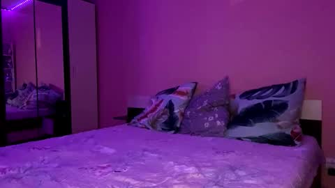 julia_charm online show from 03.26.26