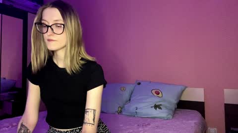 julia_charm online show from 04.06.26