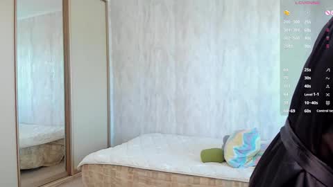 Julia online show from 09.27.25